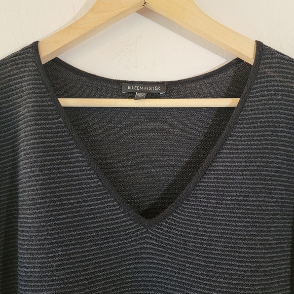 EILEEN FISHER Black Gray 100% Wool Top Size S Textured V-neck High-Low Cozy Goth - Picture 3 of 12